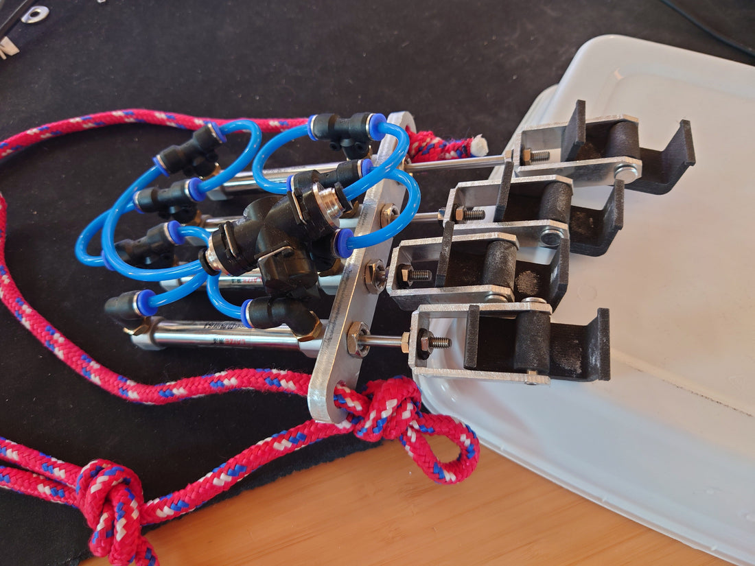 Funky Finger Finger Trainer - hydraulic prototype